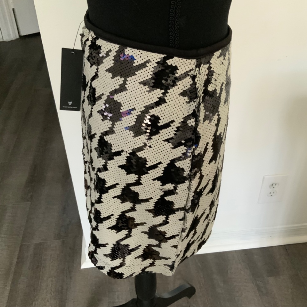 Lulus - Picture 6 of 7